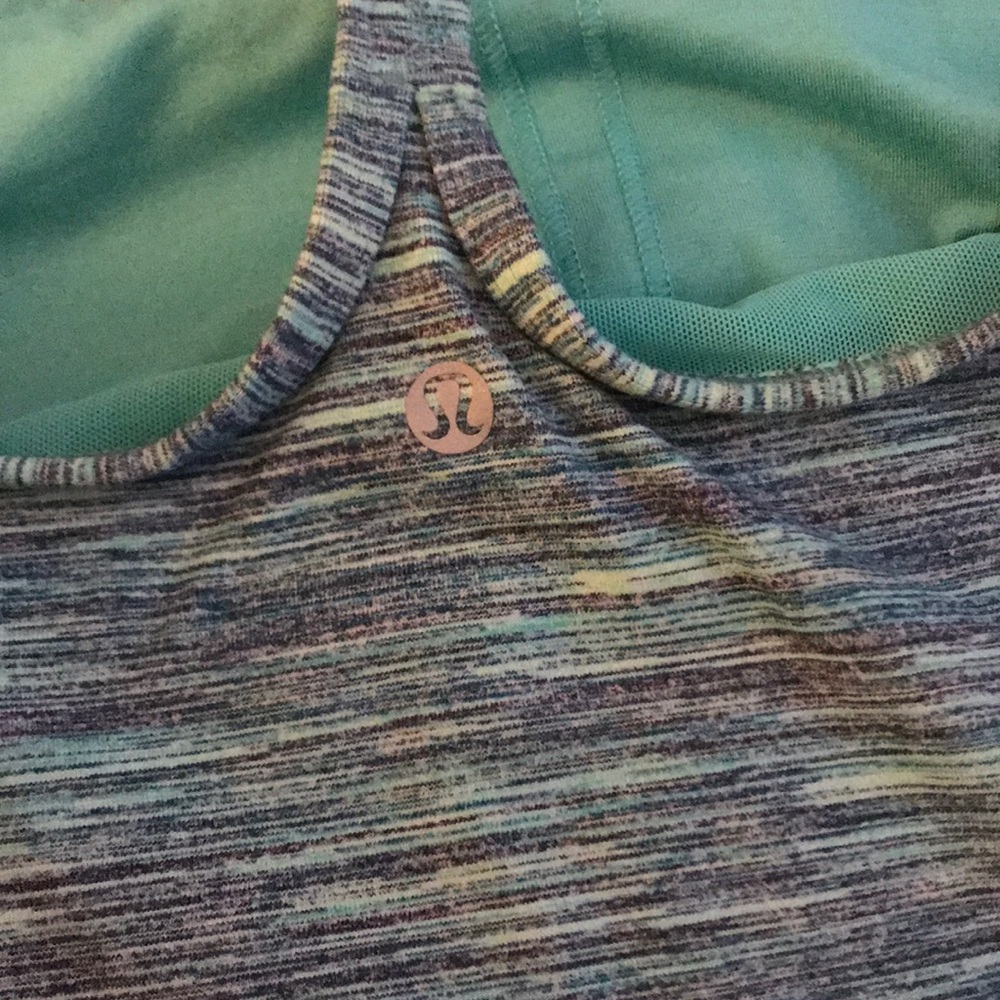 Workout top - Picture 3 of 4